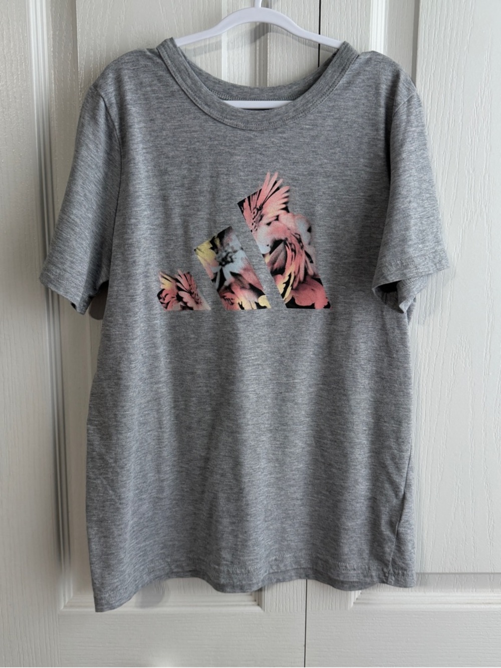 Adidas floral logo gray short sleeve size medium 10-12